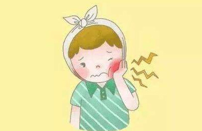 進食、遇到冷熱刺激時產(chǎn)生疼痛