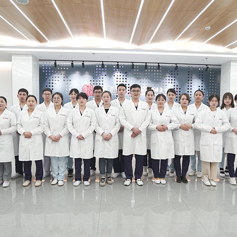 親和的護(hù)士